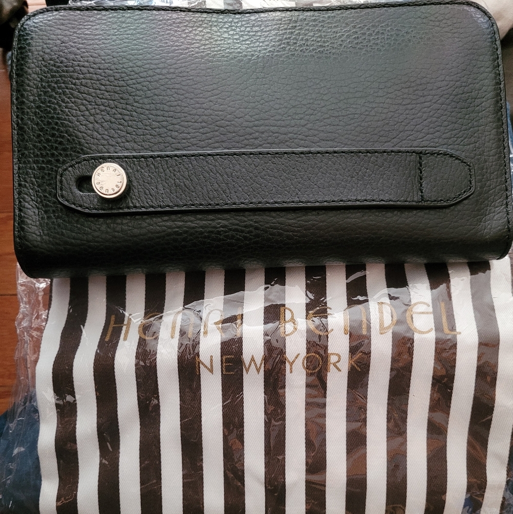 Henri Bendel Dalton wallet organizer clutch 2 outer zips sections like new rare